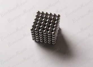 Chine N38 petits aimants de boule du diamètre 5mm, aimants sphériques de néodyme plaquant le Ni pour des bijoux fournisseur
