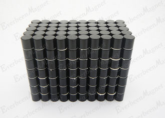 Chine Les aimants de néodyme du cylindre N35 ont enduit l'époxyde noir, aimants de cube en néodyme pour le composant de meubles fournisseur