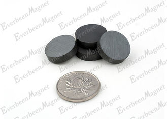 Chine Diamètre dur permanent en céramique d'aimants de ferrite de disque 20 millimètres axialement magnétisés pour des boutons fournisseur