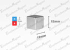 Chine Aimants de bloc de néodyme du cube enduits par nickel N35 12*12*12mm 80 degrés Celsius usine